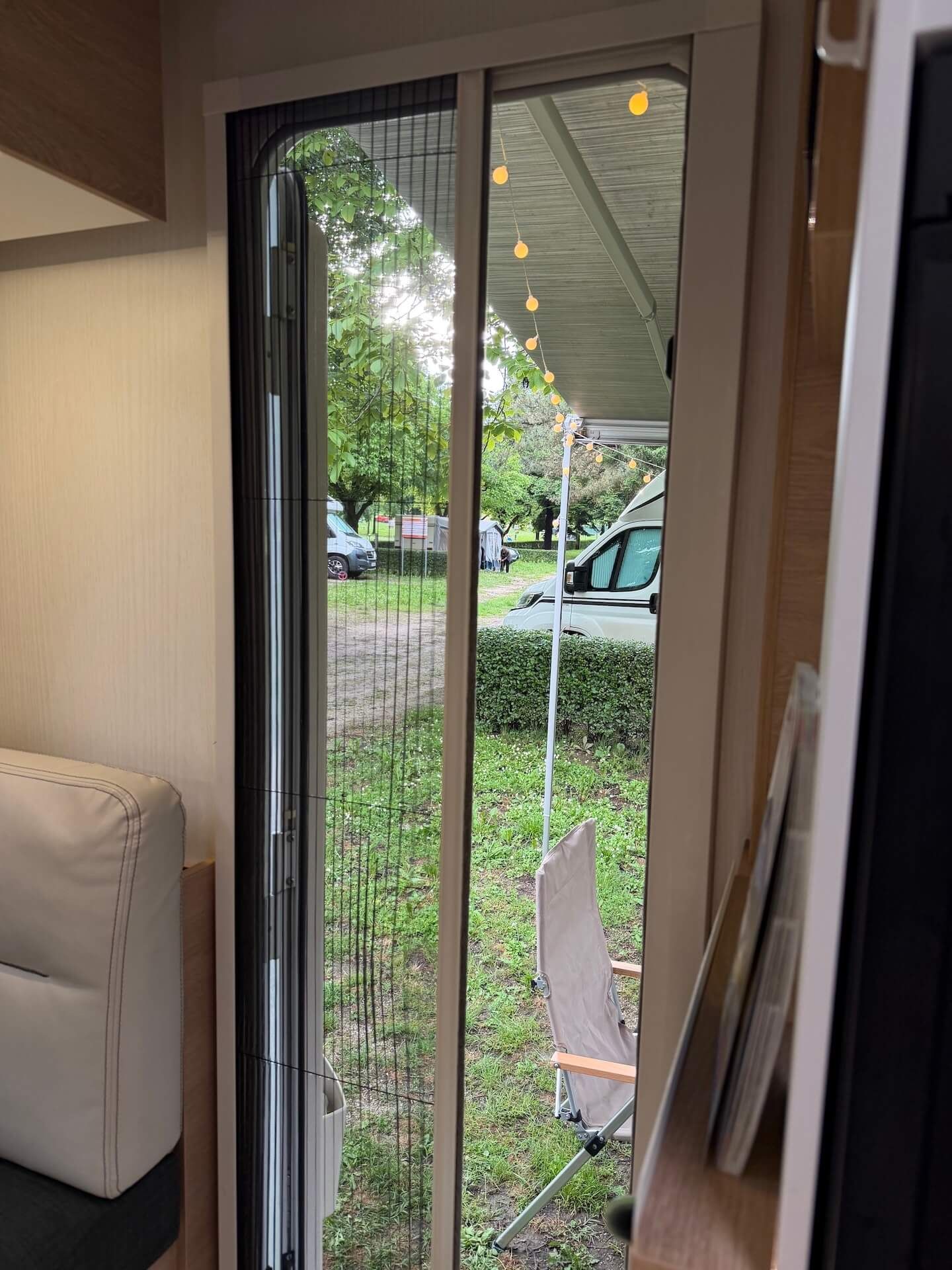 Camper Moovy - mosquito screens on all windows for peaceful, insect-free nights
