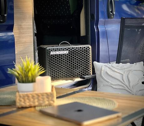 Bluetooth озвучение - Колоната вътре в кемпера